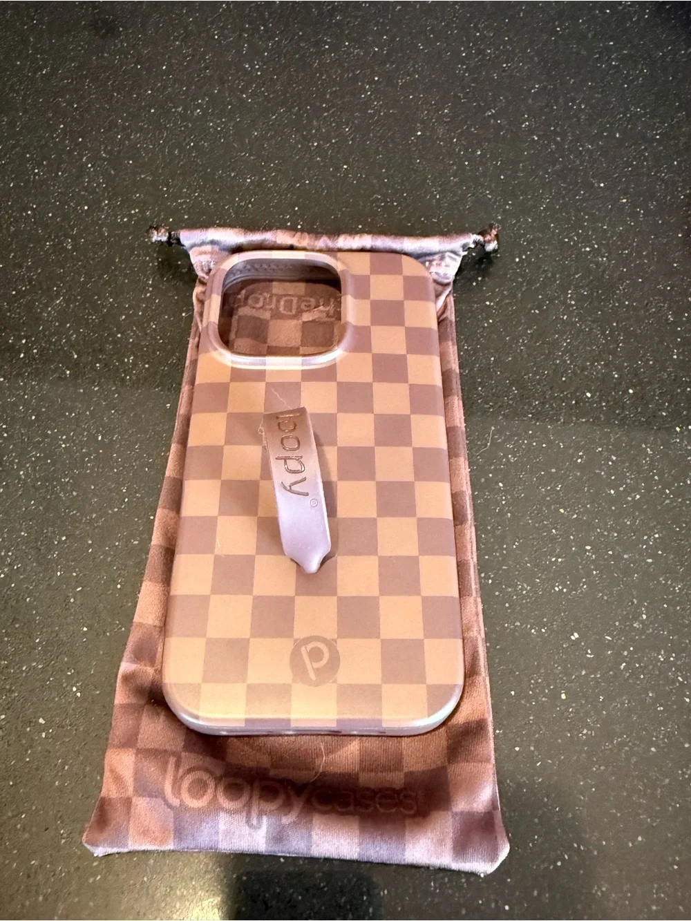 Loopy Cases Brown Checkered iPhone 16 pro with Grip